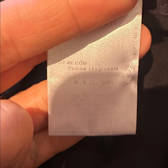 Giorgio Armani black silk flowing skirt. Size 6 - Picture 6 of 8